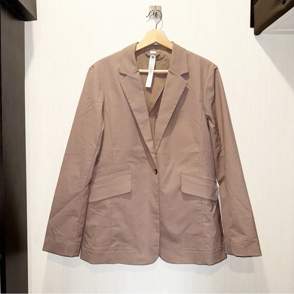 NWT Lululemon Relaxed-Fit Twill Blazer Taupetastic, Size Small - Picture 4 of 7